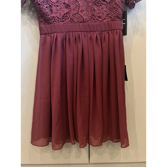 LULU'S Angel in Disguise Burgundy Lace Chiffon Skater Dress Women's Medium NWT - Picture 4 of 6